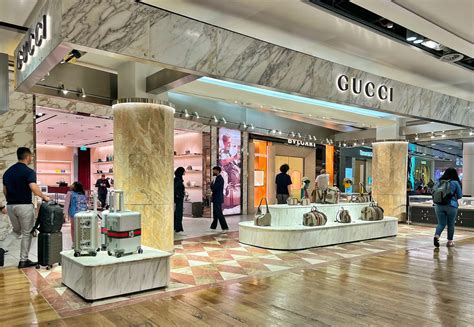 gucci heathrow terminal 3.